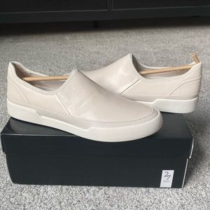 Naturalizer slip on sneaker shoes